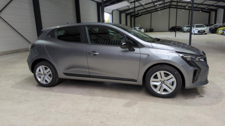 45472_p28 - RENAULT - CLIO 5 - 2025