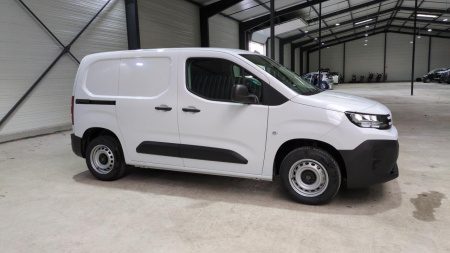 46468_p28 - PEUGEOT - PARTNER - 2025